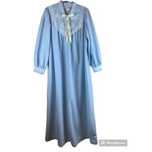 Vintage Vandemere Sz L Blue Ctn Flannel Lace Embroidered LS Zip Lace Trim Robe